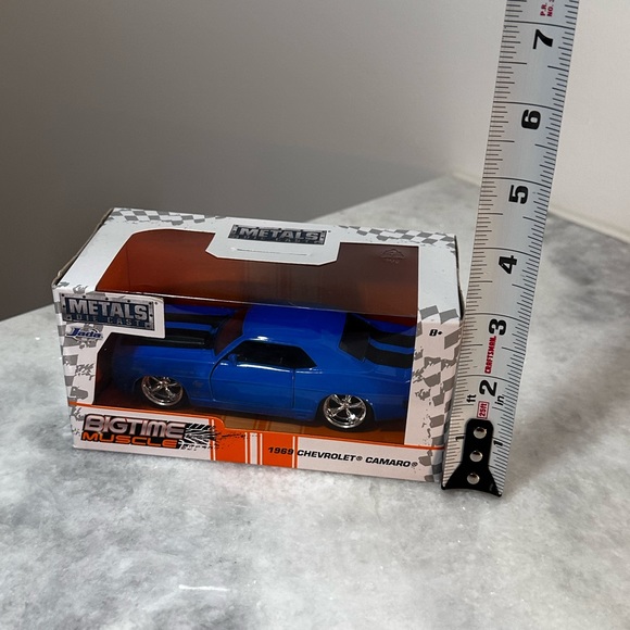 Jada 1:32 Bigtime Muscle 1969 Chevrolet Camaro Die Cast Collectible Car - Picture 6 of 8